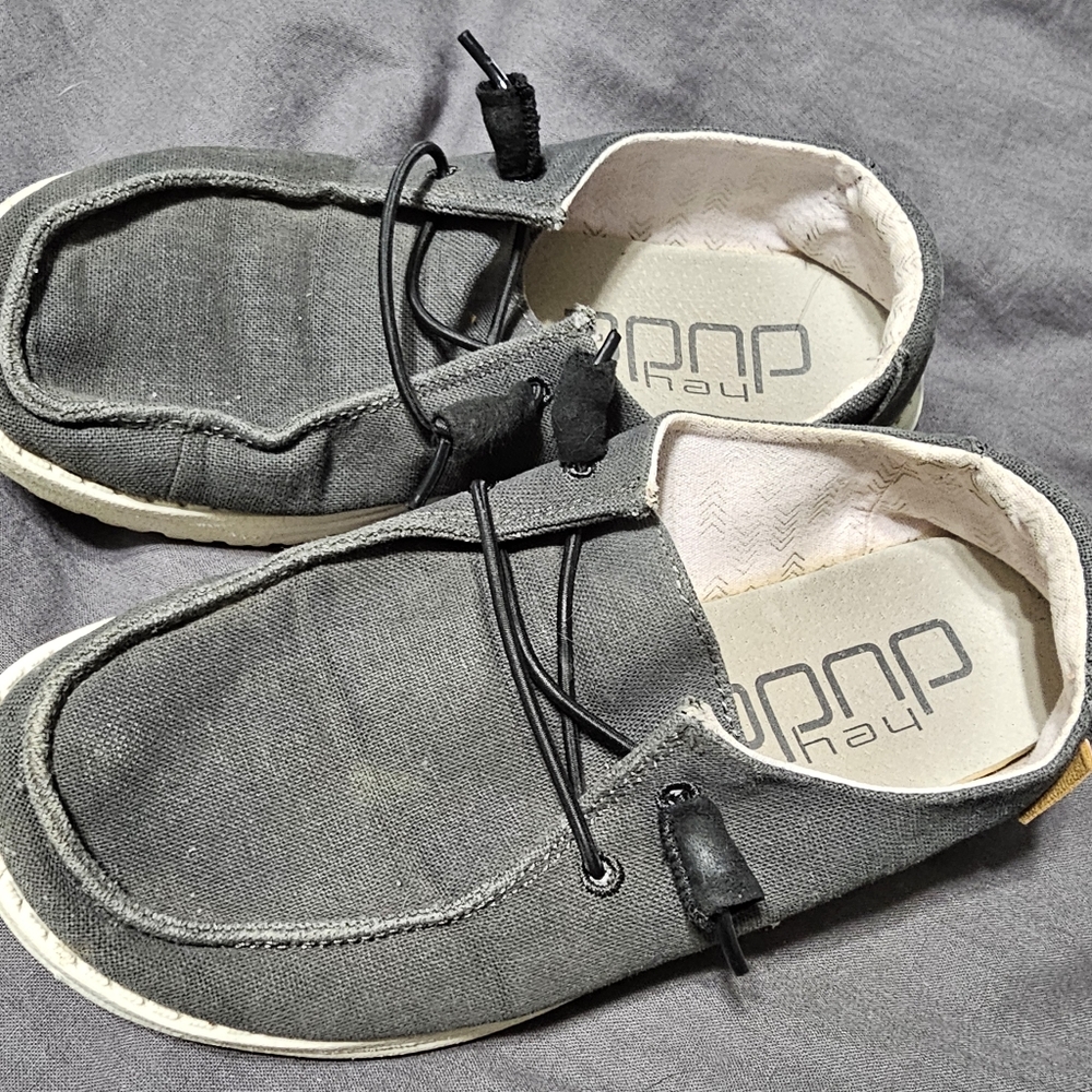 HeyDudes, size 6